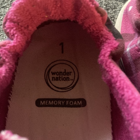 3 pairs wonder nation canvas style shoes - Picture 11 of 11